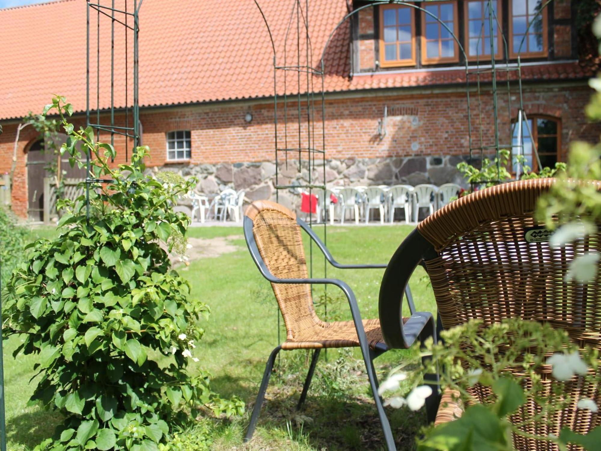 Вілла Mansion In Gressow With Terrace Garden Bbq Pond Bicycles Екстер'єр фото