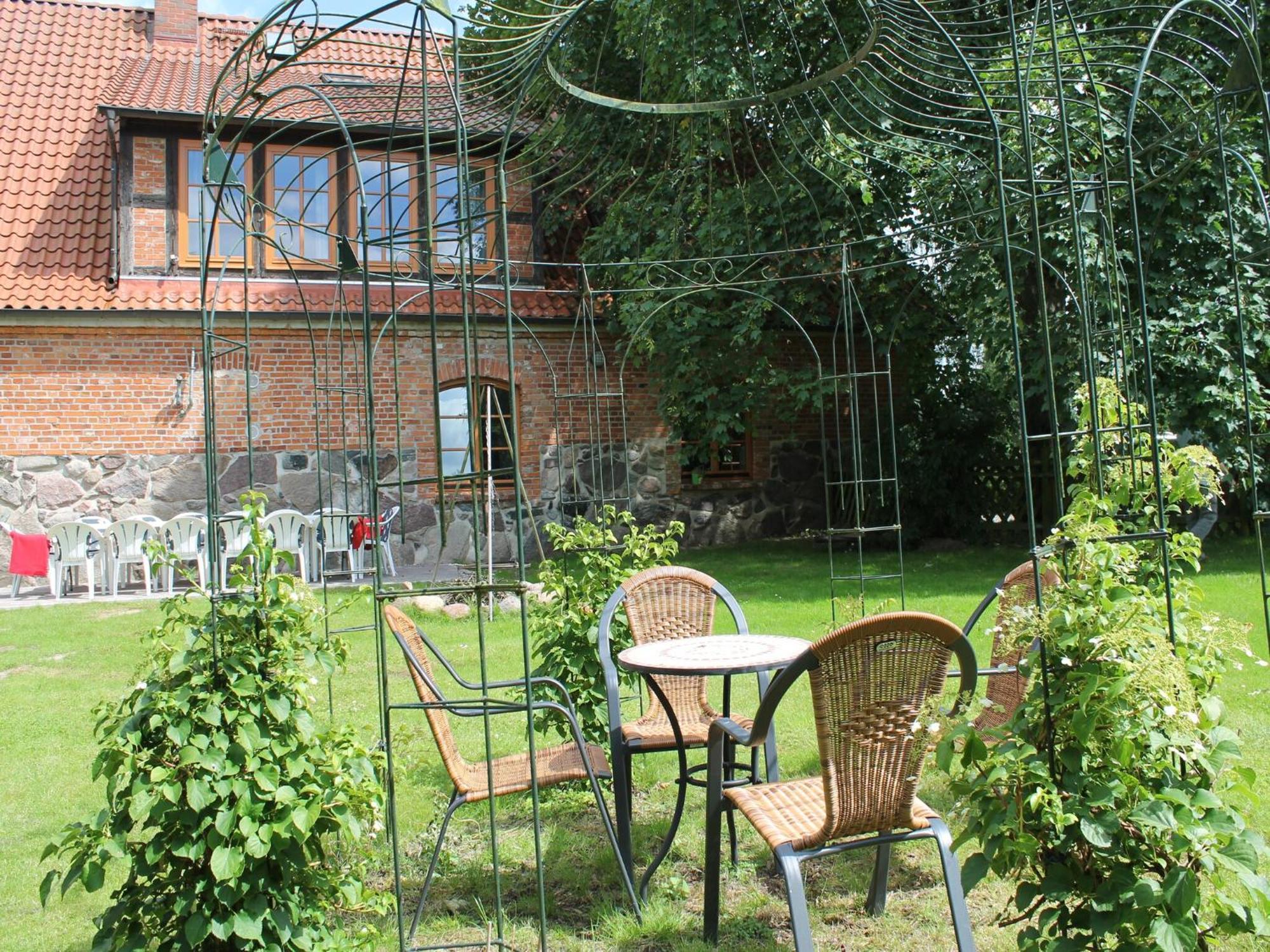 Вілла Mansion In Gressow With Terrace Garden Bbq Pond Bicycles Екстер'єр фото